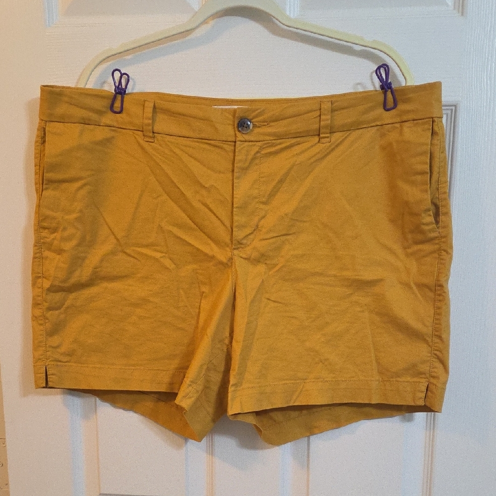 Old Navy Women's Mustard Yellow Everday Chino Shorts 🟡